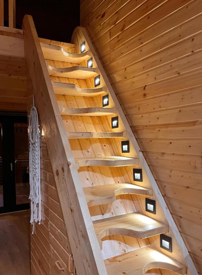 Moodysun Studio, Remote Tiny Home Comarnic Buitenkant foto